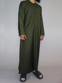 Simple Omani Thobe