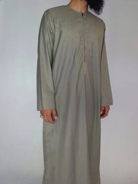 Simple Omani Thobe