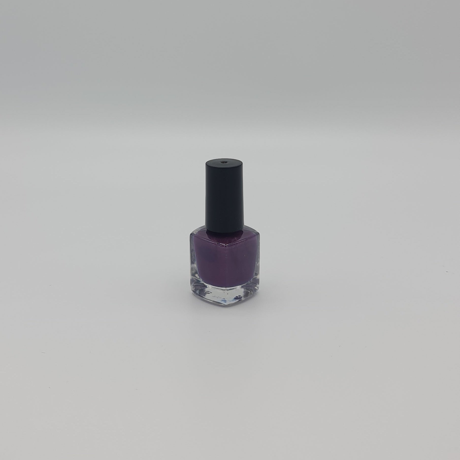 Purple Peel-Off Nail Polish (Glitter Finish)