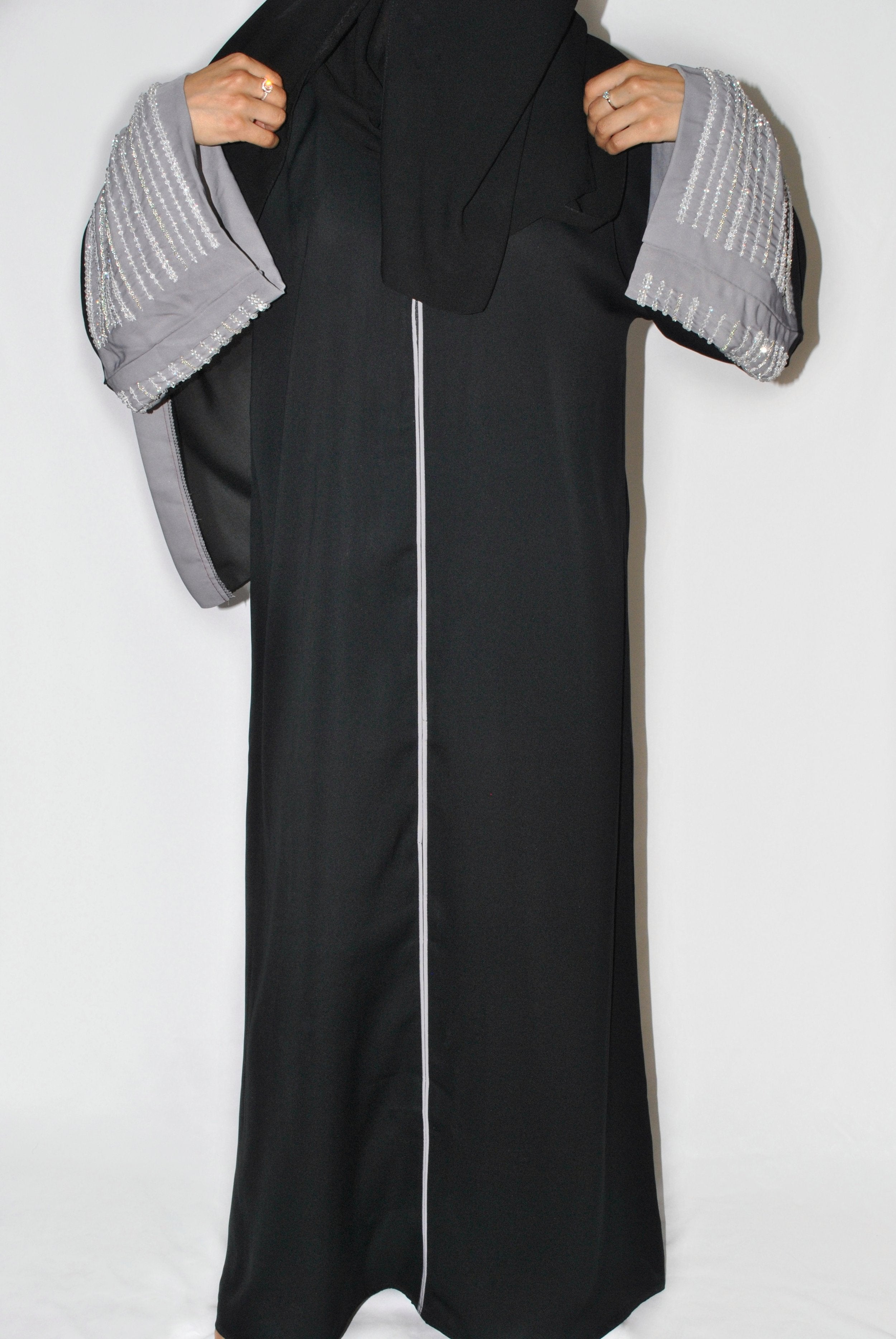 Beaded Sleeve Closed Abaya