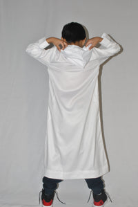 Boys white hooded thobe back view designed to finish above the ankle