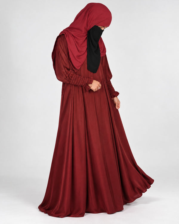 Women’s maroon cuffed sleeve abaya front view